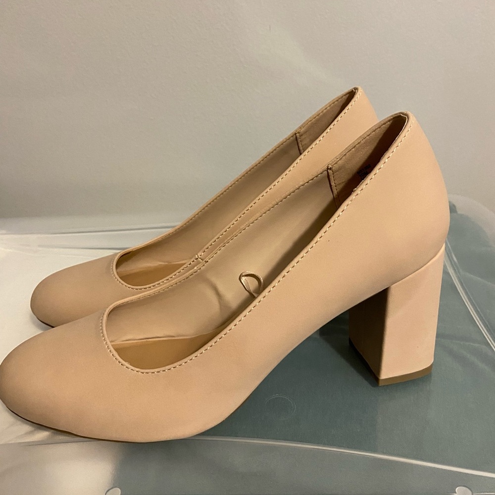 Size 10 nude suede heels - Picture 7 of 10